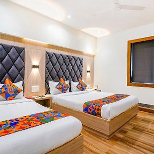 Fabhotel Riza International - Nr Nesco Exhibition Centre